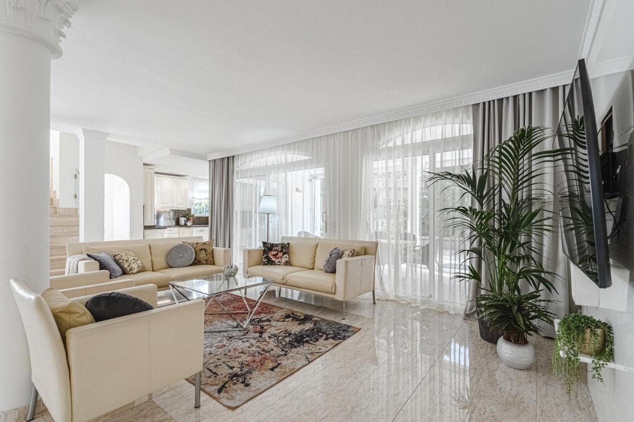 Luxury El Duque Apartament *