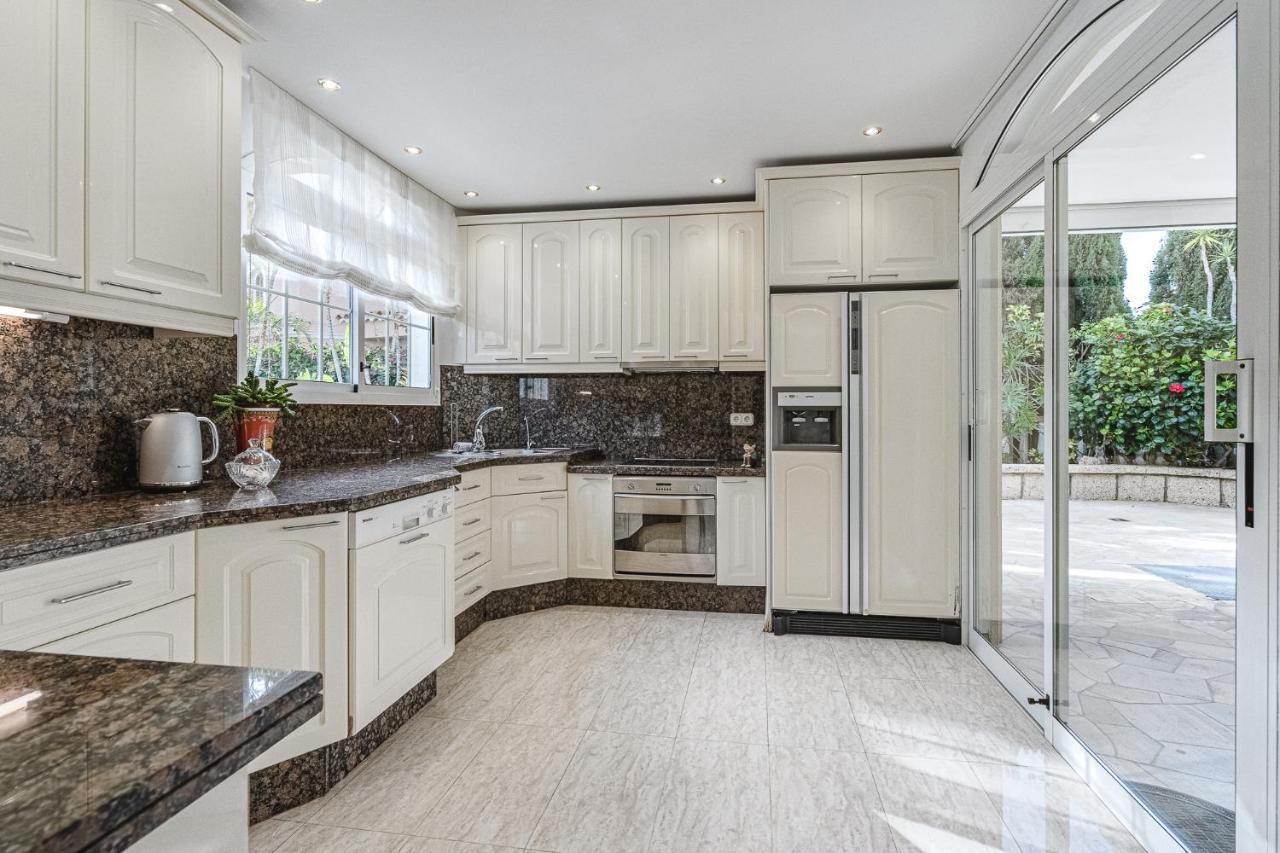 Luxury El Duque Appartamento